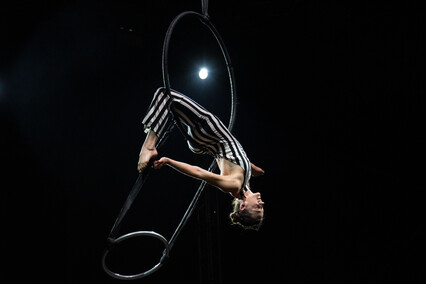 Głodnemu zabawy chleb i muzyka na myśli