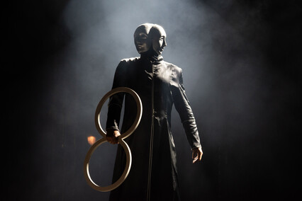 Głodnemu zabawy chleb i muzyka na myśli