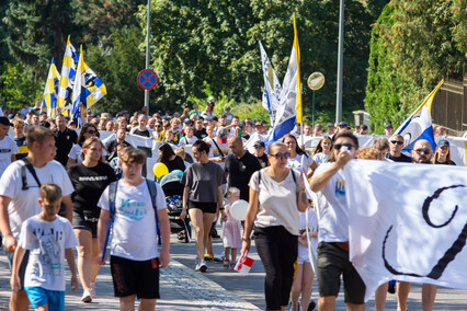 Kibice przemaszerowali przez miasto na stadion