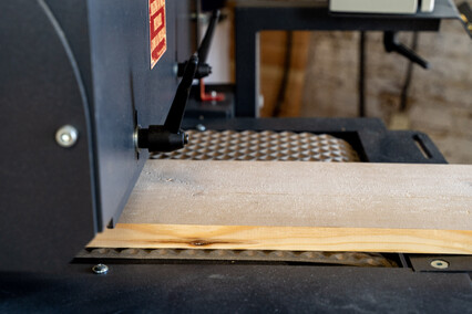 Nadaj wnętrzom niepowtarzalny klimat. Szczotkowane drewno od Deski.Info