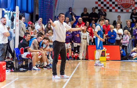 Elbasket uczy się ligi