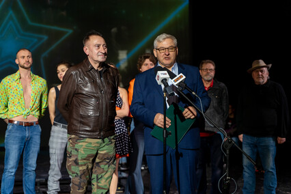 U Sewruka czarno-białe, ale w kolorze