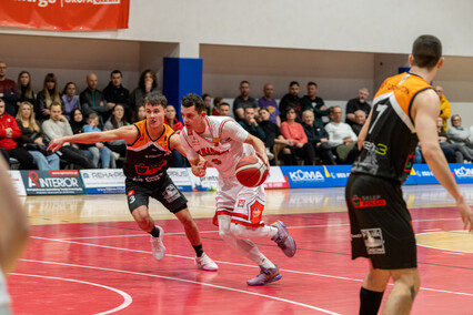 Ze Sklepu wzięli zwycięstwo