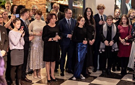 Studniówka Zespołu Szkół Pijarskich. \"To piękny początek nowego etapu\"