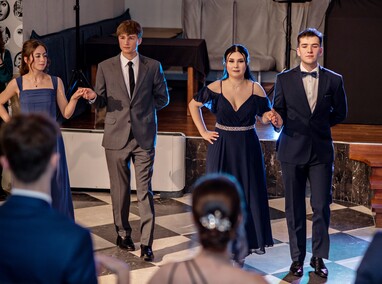 Studniówka Zespołu Szkół Pijarskich. \"To piękny początek nowego etapu\"