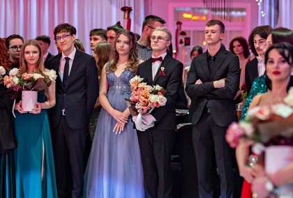 \"Ten wieczór należy do was\". Studniówka II LO