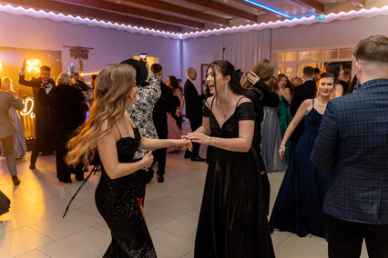 „Ostatnia prosta przed maturą”. Studniówka III LO