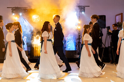 „Ostatnia prosta przed maturą”. Studniówka III LO