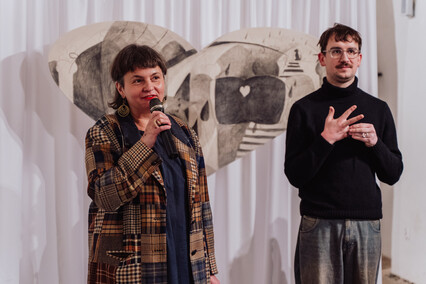 Krużganek przed tęczowym mostem