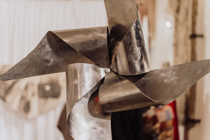 Krużganek przed tęczowym mostem