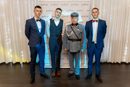 \"Dziś zapomnijmy o nauce, książkach, szkole\". Studniówka ZSISiU