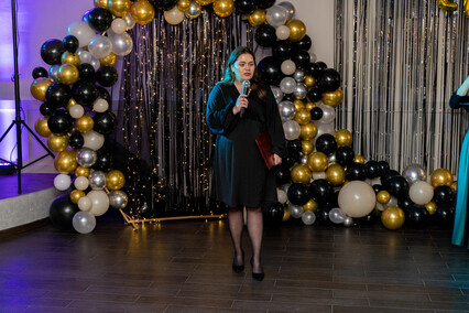 \"Dziś zapomnijmy o nauce, książkach, szkole\". Studniówka ZSISiU