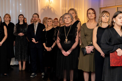 \"Dziś zapomnijmy o nauce, książkach, szkole\". Studniówka ZSISiU