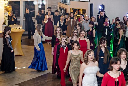 „Droga młodzieży, czas się bawić” - studniówka Liceum Sztuk Plastycznych w Gronowie Górnym
