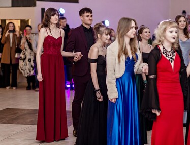 „Droga młodzieży, czas się bawić” - studniówka Liceum Sztuk Plastycznych w Gronowie Górnym