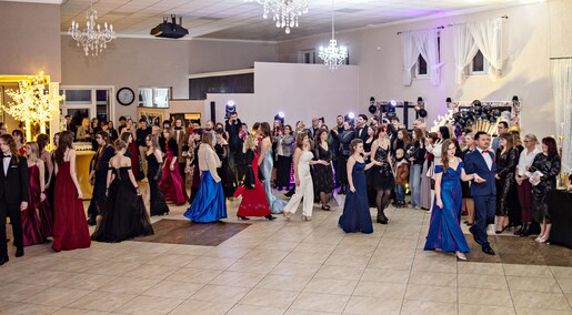 „Droga młodzieży, czas się bawić” - studniówka Liceum Sztuk Plastycznych w Gronowie Górnym