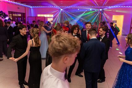 „Najpiękniejsze wspomnienia” - studniówka I LO w Elblągu