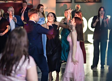 \"Czas jak gdyby się zatrzymał\". Studniówka ZPSM