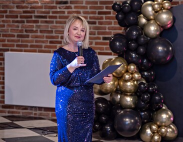 \"Czas jak gdyby się zatrzymał\". Studniówka ZPSM