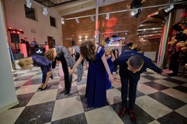 \"Czas jak gdyby się zatrzymał\". Studniówka ZPSM