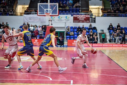 Koszykarze postraszyli lidera