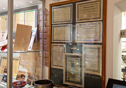 Historia z ekranu i na wystawach