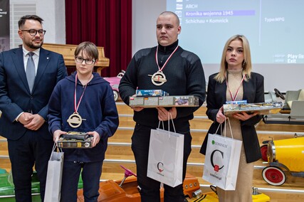 Historia z ekranu i na wystawach