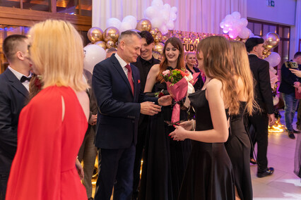 Walentynkowa studniówka Zespołu Szkół Technicznych