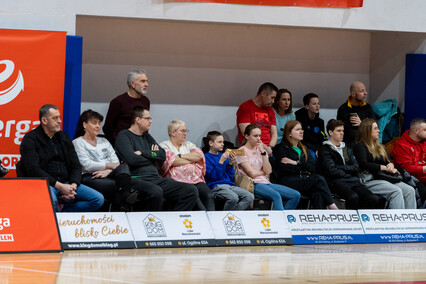 Play off się oddala