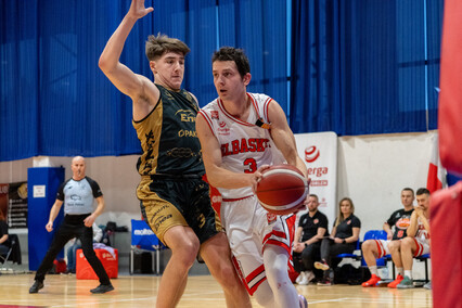 Play off się oddala