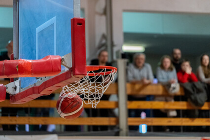 Play off się oddala