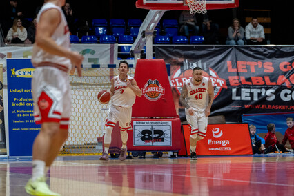Play off się oddala