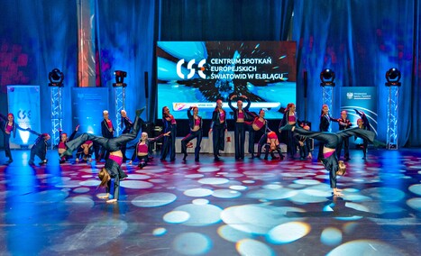 W rytmach disco dance