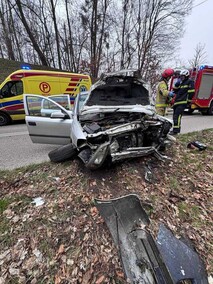 Dachowanie na drodze 503, pięcioro rannych