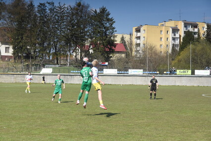 Dwa zwycięstwa w IV lidze