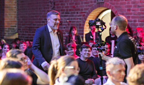 Adrian Zandberg w Elblągu. \"Za nami nie stoją multimilionerzy\"