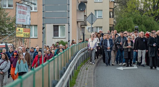 Ponieśli krzyż ulicami Elbląga Ponieśli krzyż ulicami Elbląga