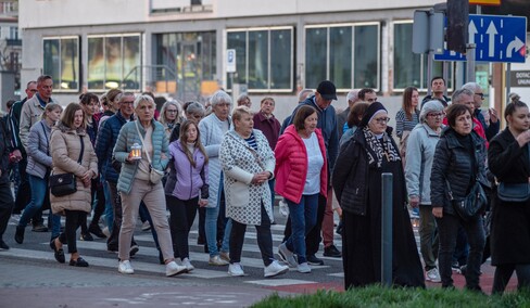 Ponieśli krzyż ulicami Elbląga
