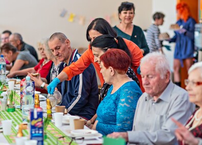 Śniadanie wielkanocne dla samotnych