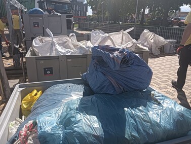 Przynieśli odpady, wyszli z kwiatami