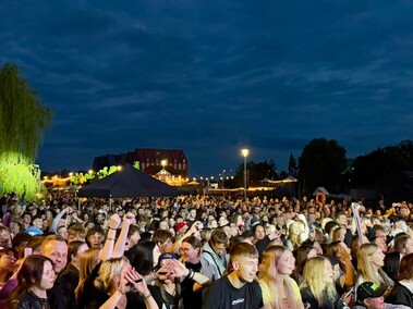 Studenci z kluczami do miasta
