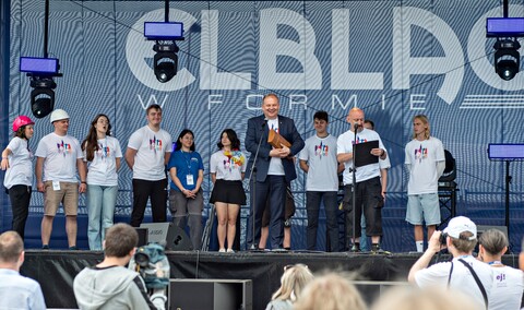 Studenci z kluczami do miasta