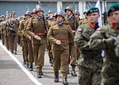 Pododdział z Westerplatte na święcie 16 pułku Pododdział z Westerplatte na święcie 16 pułku