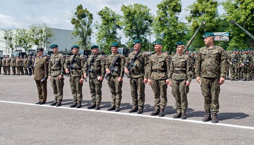 Pododdział z Westerplatte na święcie 16 pułku