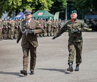 Pododdział z Westerplatte na święcie 16 pułku