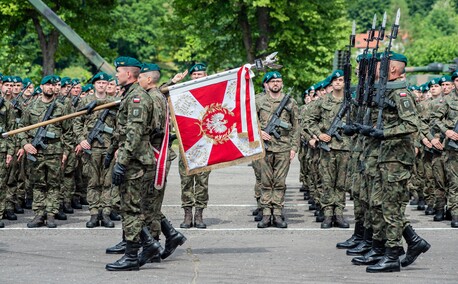 Pododdział z Westerplatte na święcie 16 pułku