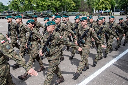 Pododdział z Westerplatte na święcie 16 pułku
