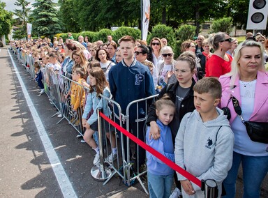 Pododdział z Westerplatte na święcie 16 pułku