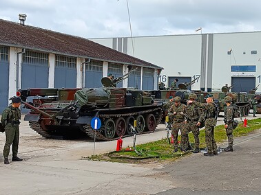 Pododdział z Westerplatte na święcie 16 pułku Pododdział z Westerplatte na święcie 16 pułku