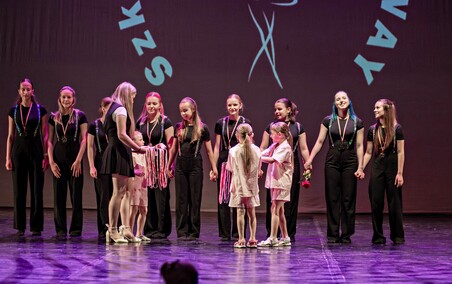 Taneczna osiemnastka szkoły Broadway